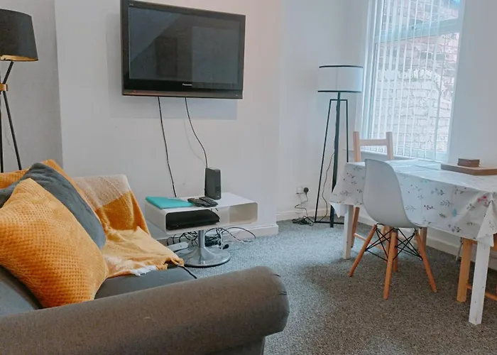 Bright, Comfortable Home, Convenient For City Centre